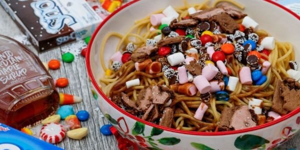 immersive dining elf movie (1)